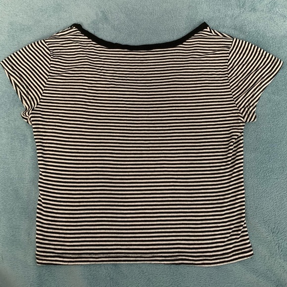 black and white striped crop top - Picture 2 of 2